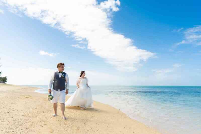 海を見つめながら