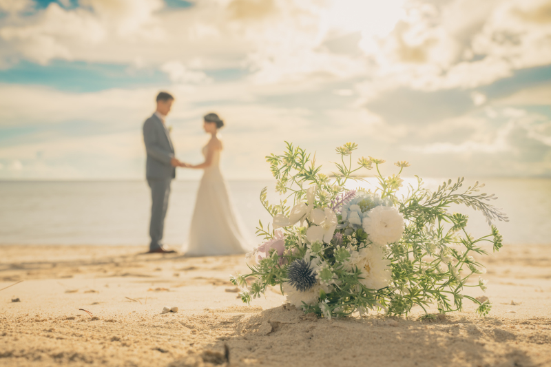 陽が沈み始めるとビーチは一気に別の世界に&hellip;！