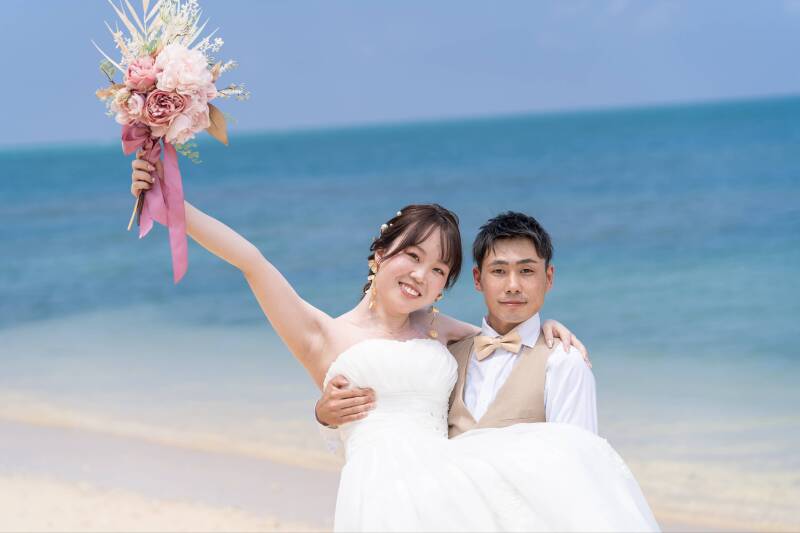 美しい沖縄の風景を眺めながら