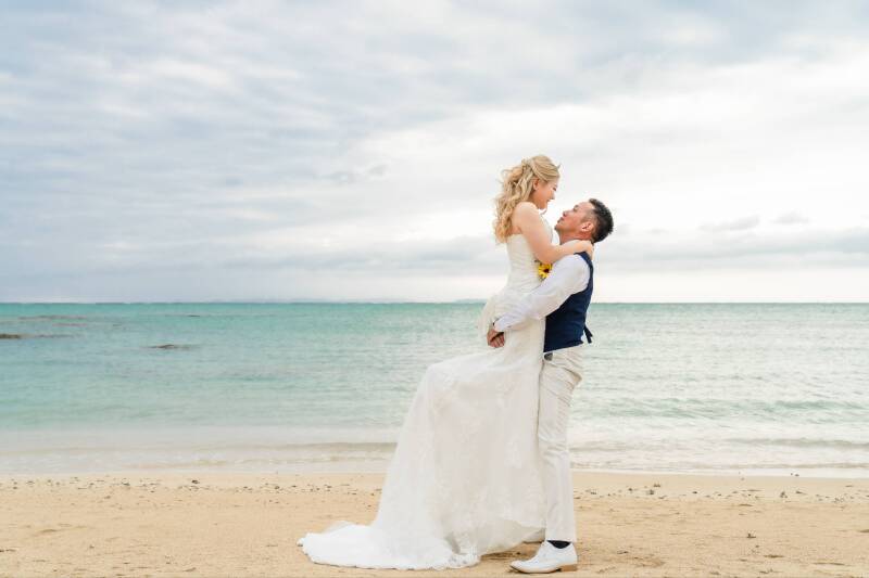 明るい笑顔と共に