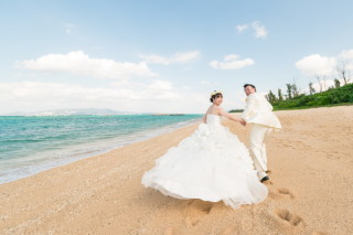 12月の青い空と海
