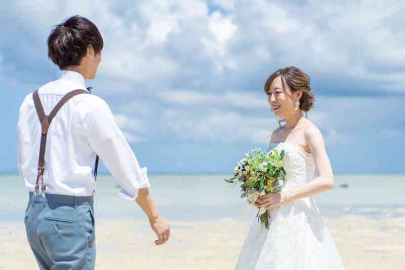 歩み寄りながら