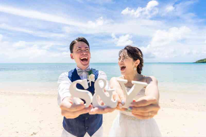 イニシャルウッド