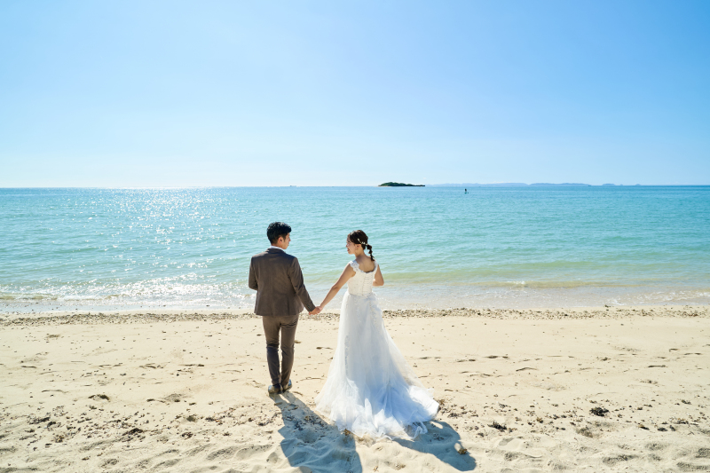 まずはビーチに慣れるようにバックショットから♬