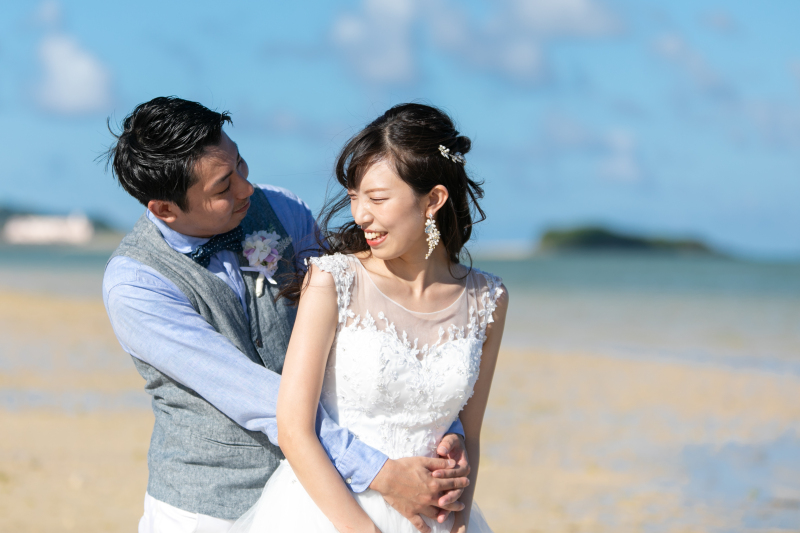 後ろからぎゅっと。