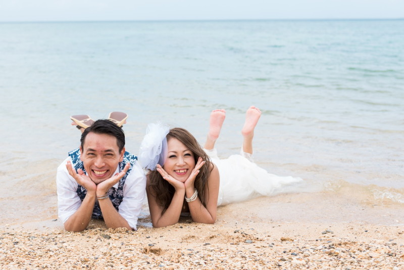 ドレスとアクセサリーをかえてビーチ・イン!