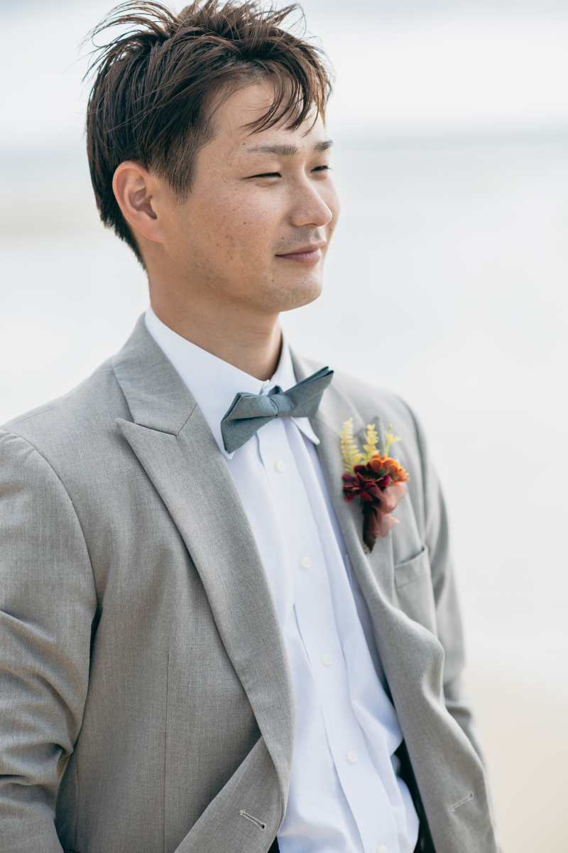 新郎様の優しく微笑む姿もこっそり撮影しちゃいます