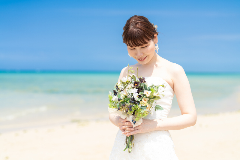 ブーケ・アクセサリーはドレス選びとともに