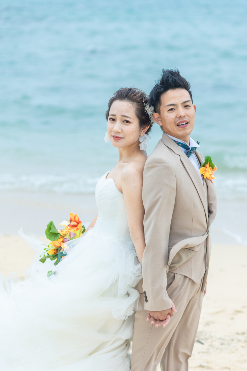 背中を合わせて