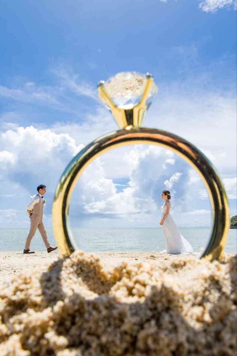 歩み寄るご新郎様