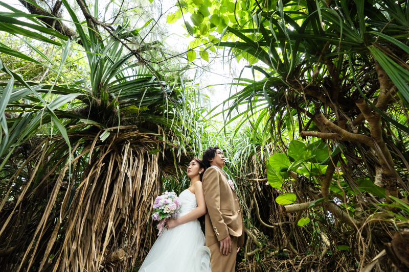 ザネー浜には沖縄らしいグリーンのスポットも♬