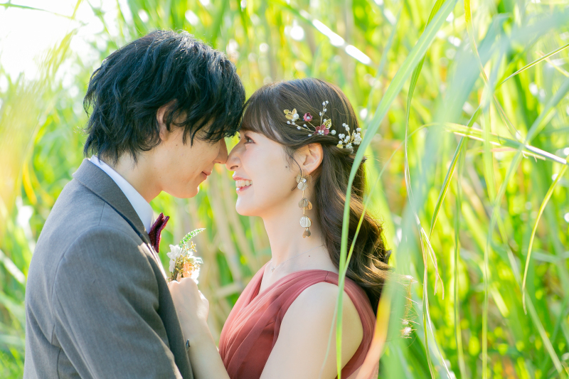 鼻をくっつけて話すふたりの特別な空気感も写真に。