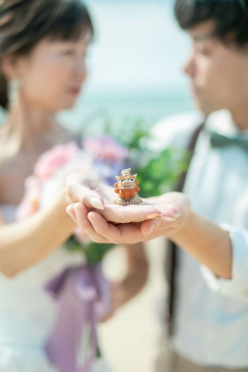 ふたりの手には