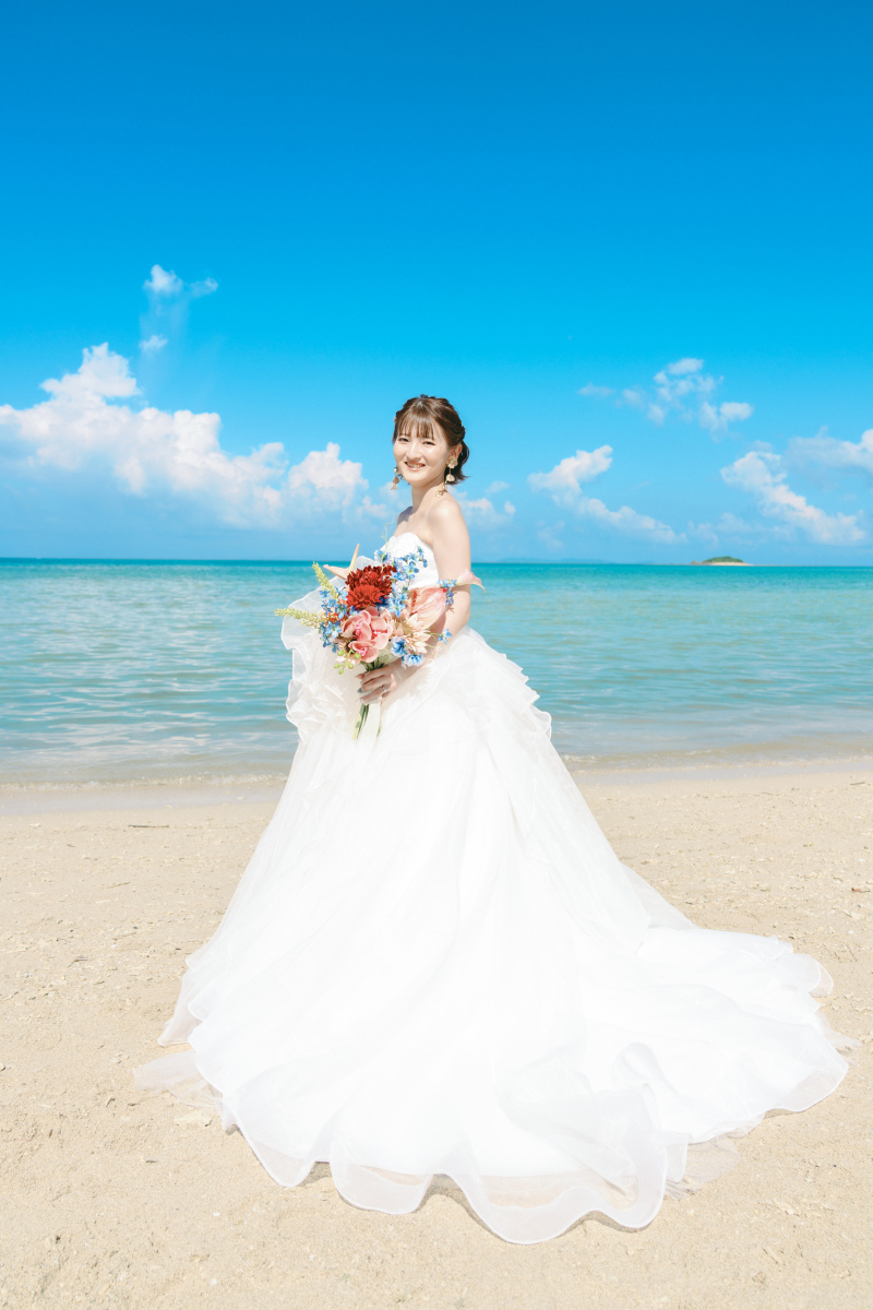 お支度が完了して、美しいビーチで撮影スタート！