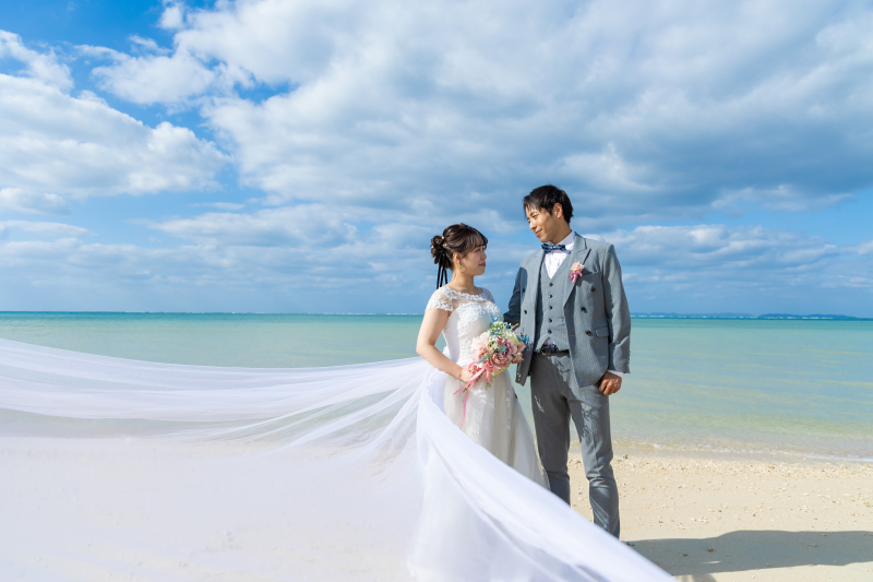 ベールを使ったフォトウェディング王道のショット！