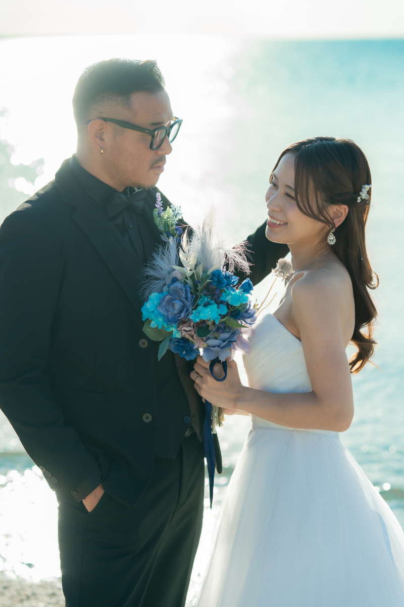 愛おしそうにご新婦様を見つめるご新郎様が素敵！