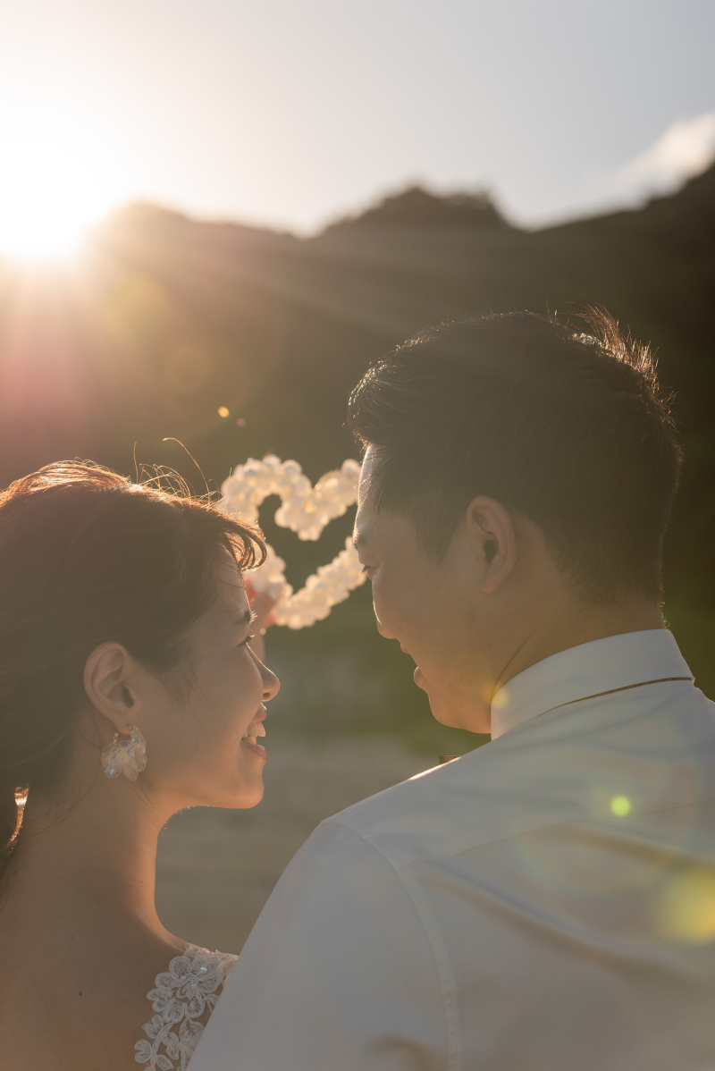 光に照らされて