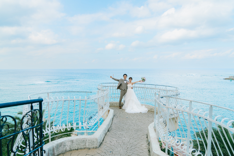 眺めのいい展望デッキでは美しい沖縄の景色を一望！