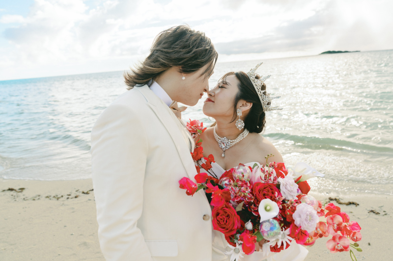 お互いの鼻をちょんっとくっつけて。