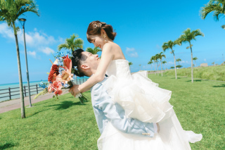 【前撮りパックプラン★ビーチ＋選べる1ロケーション】ヤシの木ロードも選べちゃう♬