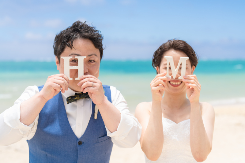 イニシャルの隙間から