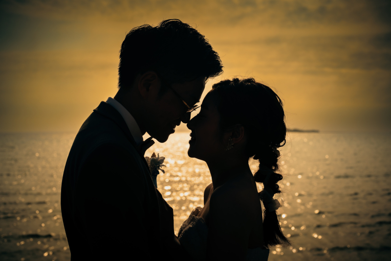 ビーチでシルエット風