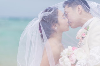 ベールに包まれて