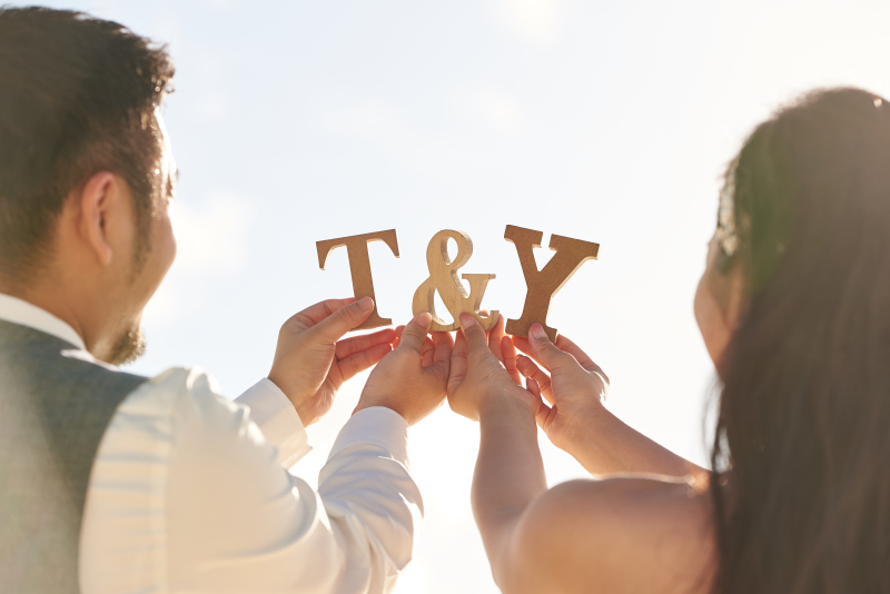 イニシャルウッド