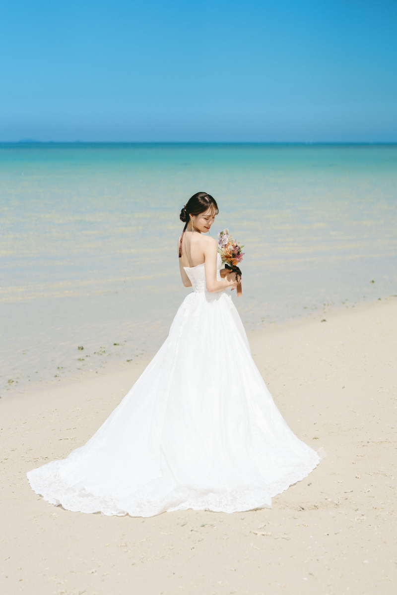 次は新婦様のおひとりショットも