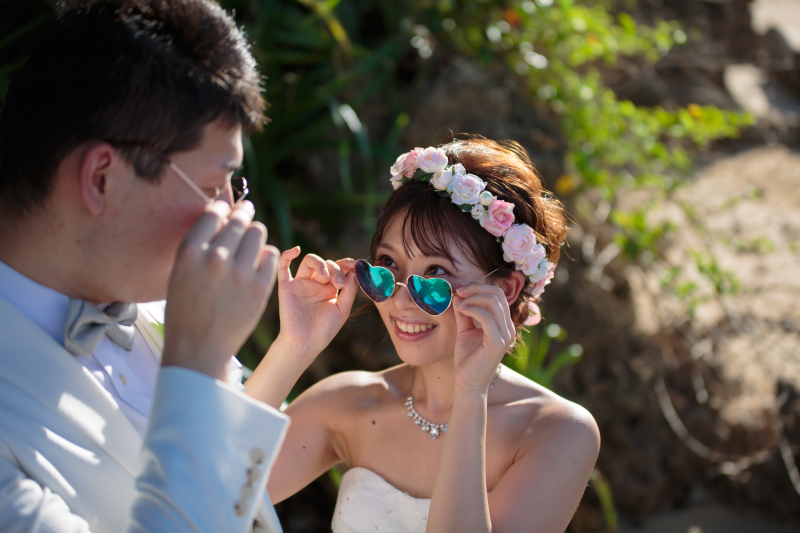 サングラスに映るふたり