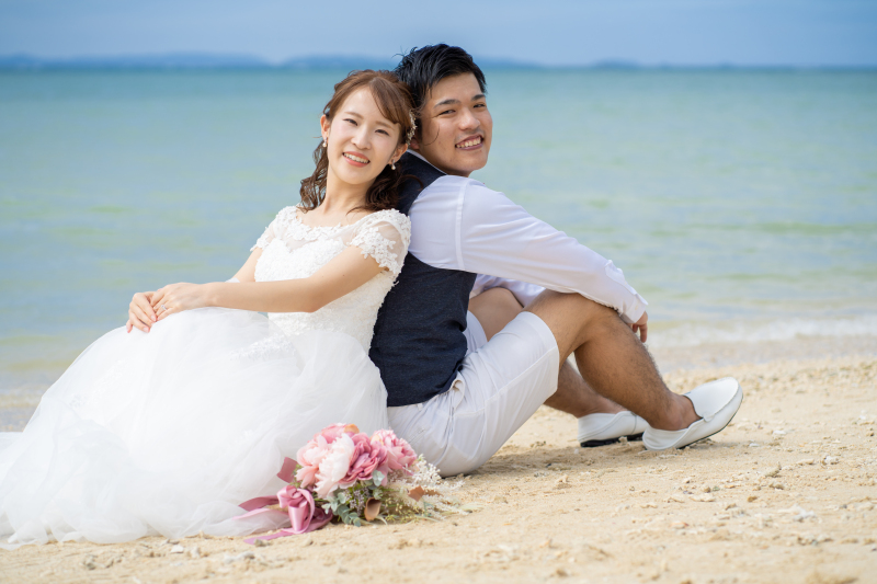 背中を合わせて