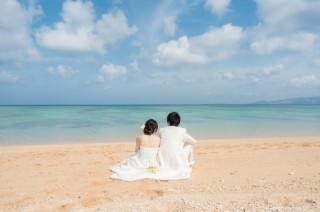 エメラルドグリーンの海を眺めて