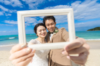 【ビーチ1ロケ撮影】沖縄の海を目の前にして