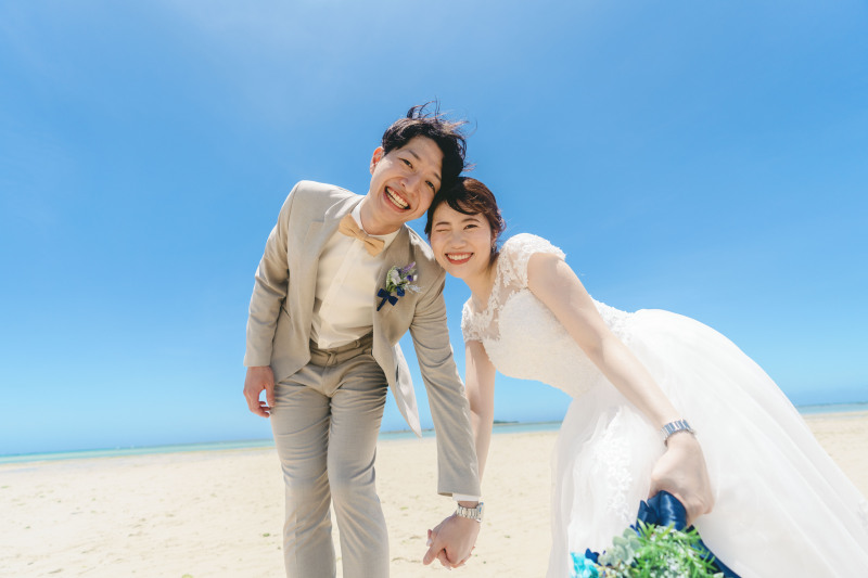 【ビーチ&グリーン撮影プラン】暑さに負けないおふたりの笑顔