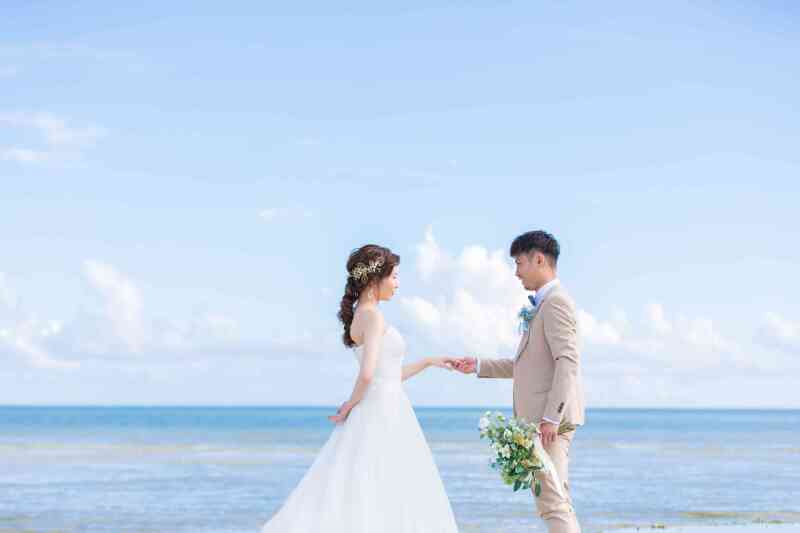 差し伸べられた手を