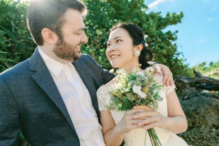 【ビーチ＆グリーン撮影100カット】広く青いビーチはおふたりの忘れられない時間に