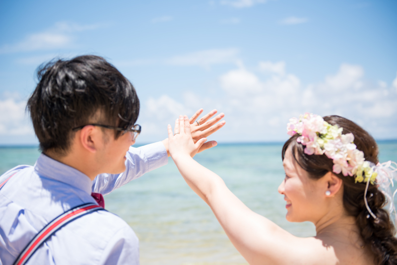 手と手をあわせて