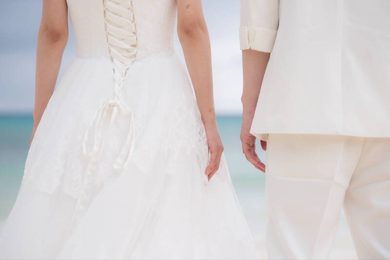 チャペル×ビーチショットで確かめ合う永遠の愛