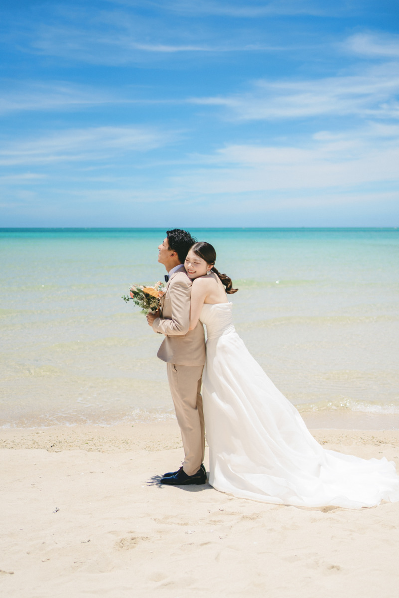 ぎゅっと後ろからハグ♡