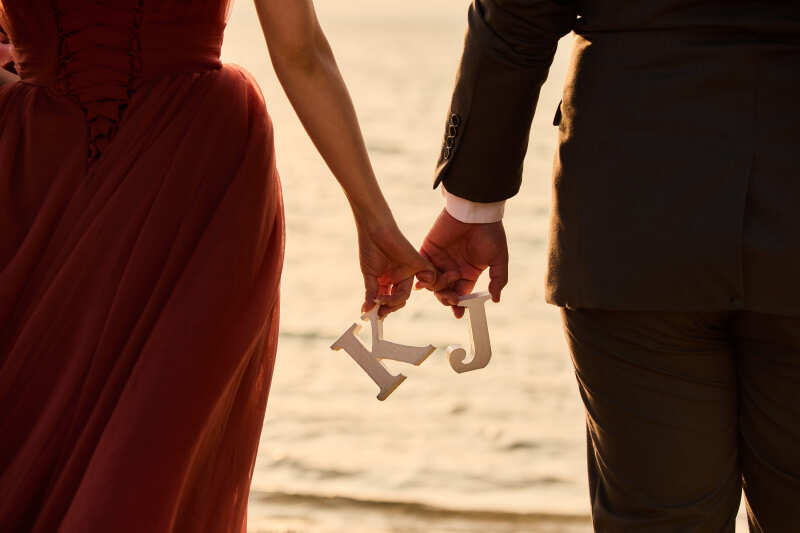 カラードレスでも小物撮影たっぷりに