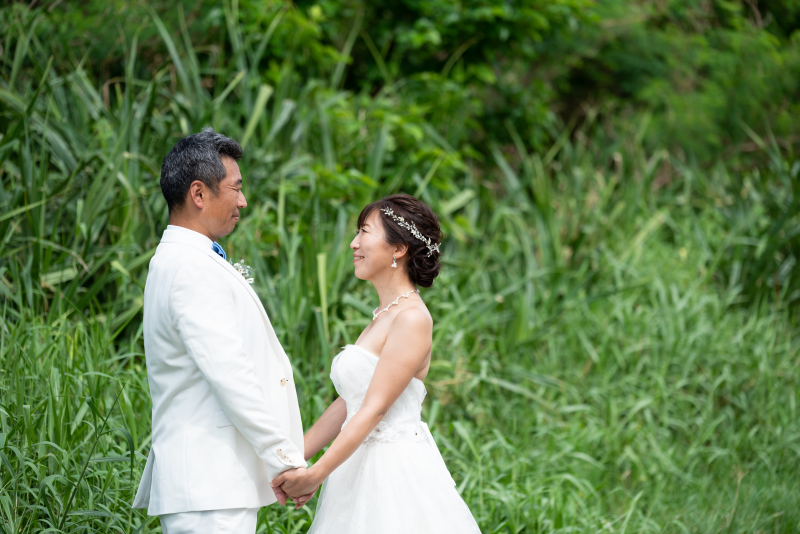 見つめ合って…