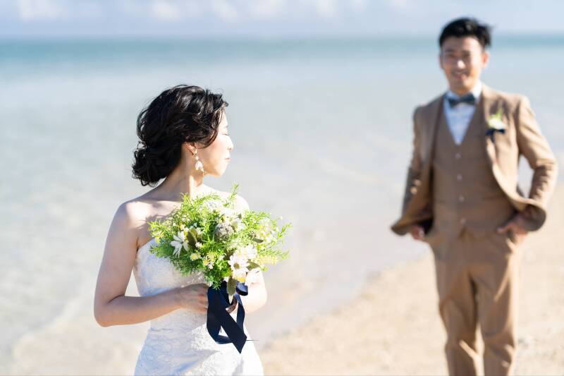 振り返った先には