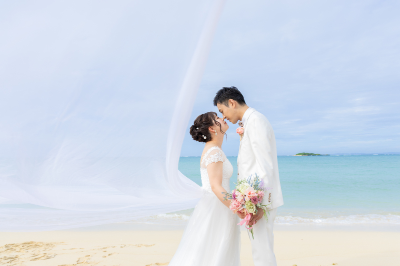 ベールを使ったショットでロマンチックな一枚。