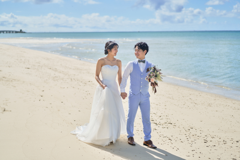 ビーチについてまずは緊張をほぐす為の散歩タイム♬