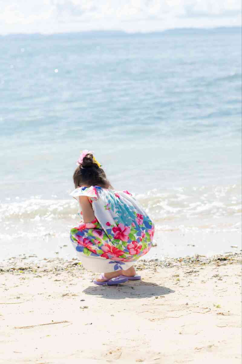 海辺で遊んだり