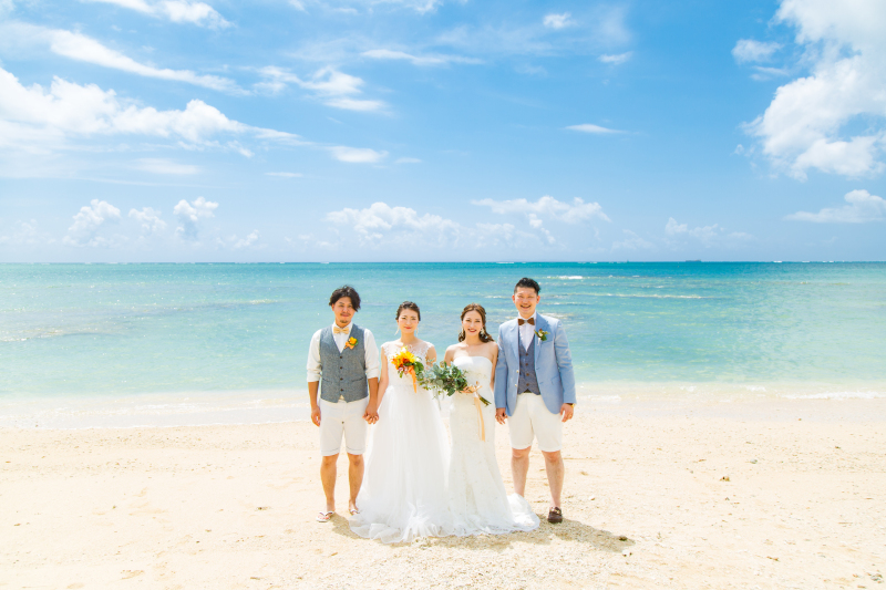 一緒に楽しく!2組同時にフォトウェディング♬それぞれ撮影&一緒に撮影☆【天然ビーチ撮影*コミコミ120カットプラン】