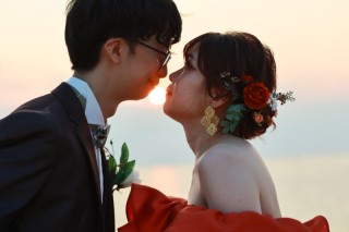 ★ドレス２着＆タキシード２着★チャペル＆ビーチ撮影★当店人気プランで笑顔全開♡