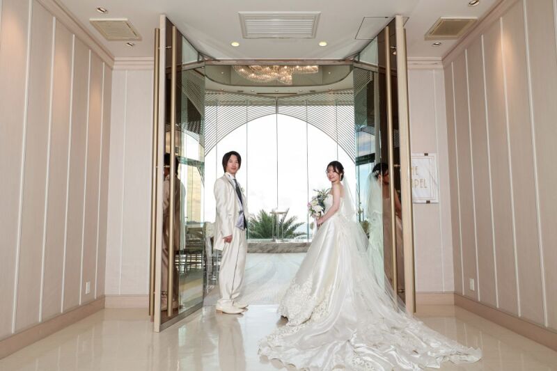 チャペル＆ビーチで撮影、美しい沖縄の自然の中でふたりだけのウエディング