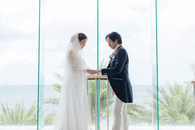 ご新郎さまがお選びになったカラータキシードご紹介