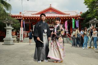 撮影3ヵ所（波之上宮、ビーチ、チャペル）× 衣裳3点ずつ（和装・ドレス・カラー）